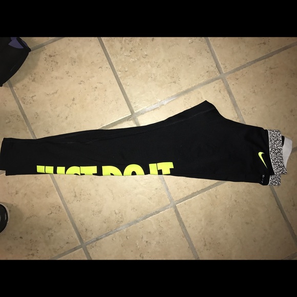 Nike dri-fit leggings - Picture 3 of 4